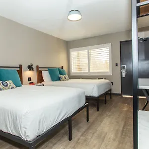Magnolia Tree Hotel Hotel